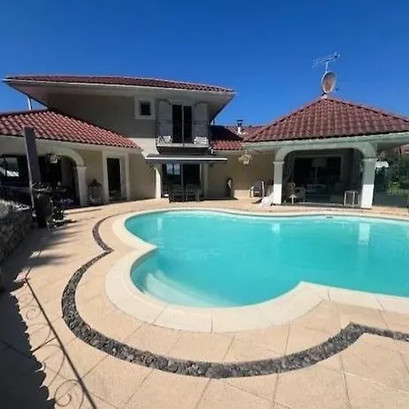 Вилла Piscine Sauna Neuvecelle
